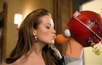 Beaker gets a kiss from Petra Němcov&aacute;